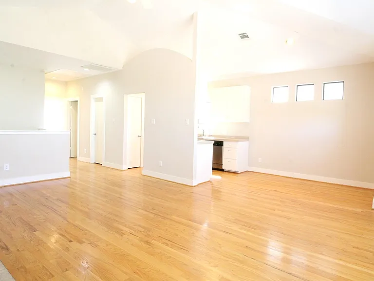 3031 Buttercup St — Photo 8