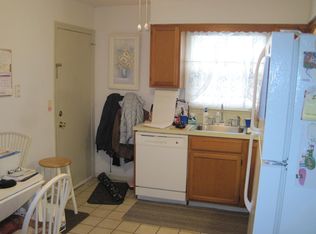 25 College St APT 7, Clinton, CT 06413