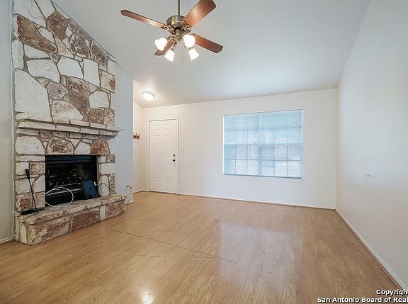 4th image of 230 Cibolo Crossing Dr