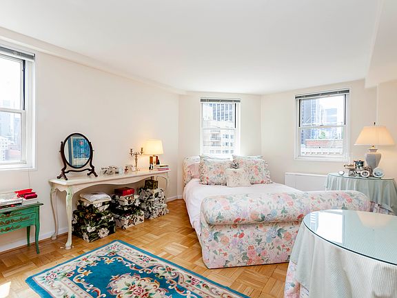 4th image of 100 W 57th St #19-G