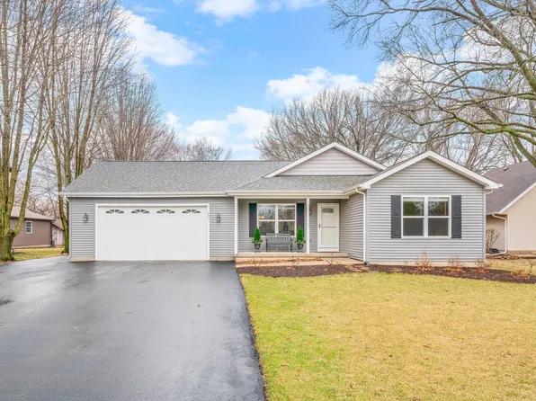 695 Lasalle Dr, Somonauk, IL 60552