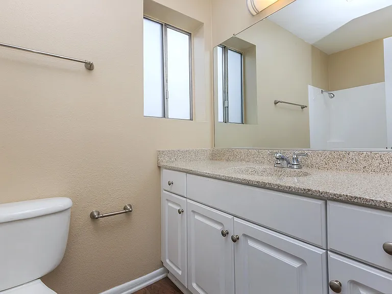 Meadowood Place Apartment Homes — Photo 34