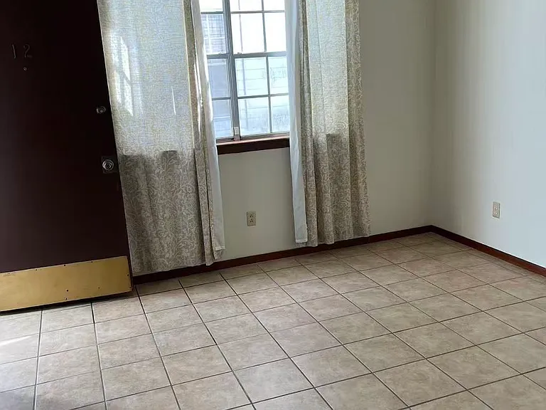 2212 Houma Blvd — Photo 3