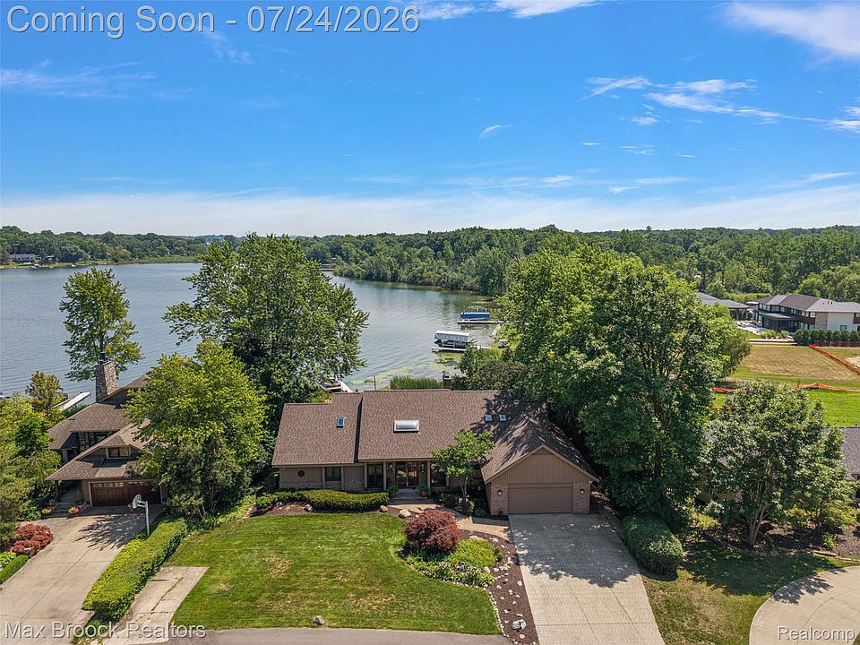 1st image of 2445 Island View Dr