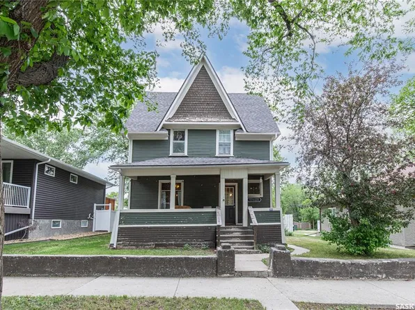 1059 Willow AVENUE, Moose Jaw, SK S6H 1G5