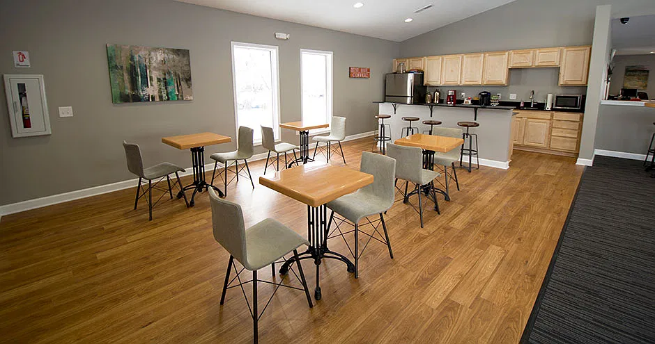 Westpointe Apartments & Townhomes — Photo 2