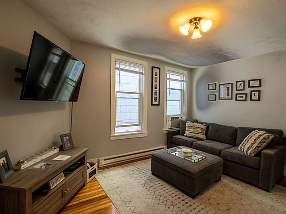 4th image of 215 Princeton St Floor 3
