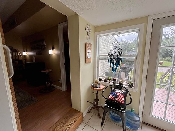 5th image of 84 Hilton Avenue