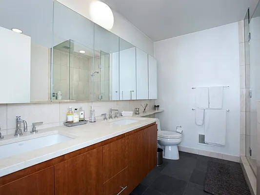 Rented by Sotheby's International Realty | media 12