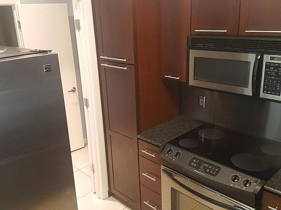 5th image of 3944 Buena Vista St Unit 203