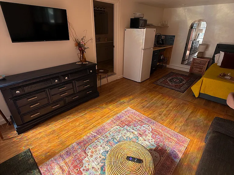 Sunnybrae Ave — Photo 2