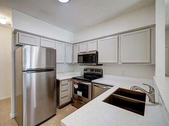 3rd image of 4516 White Rock St APT B