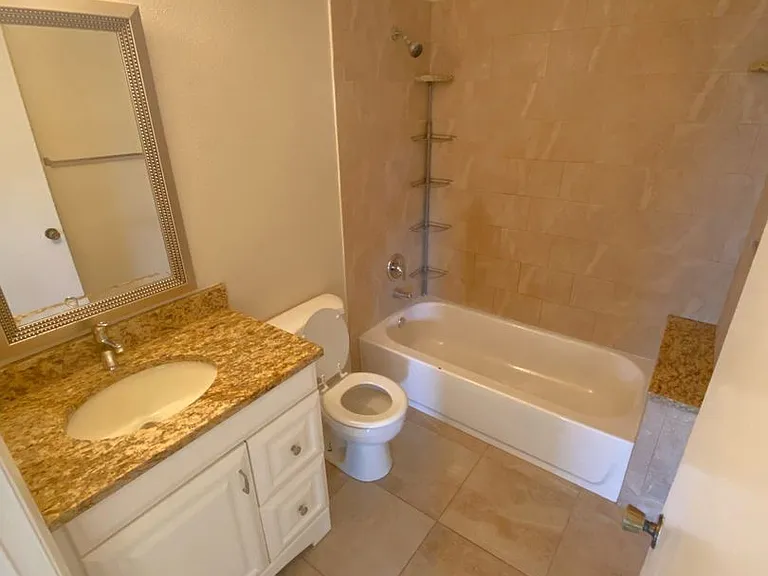 11255 Pendleton Ave A/B — Photo 11