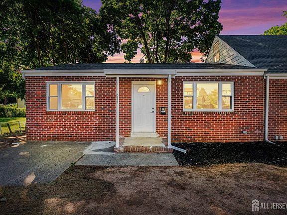4th image of 614 Remsen Ave #1