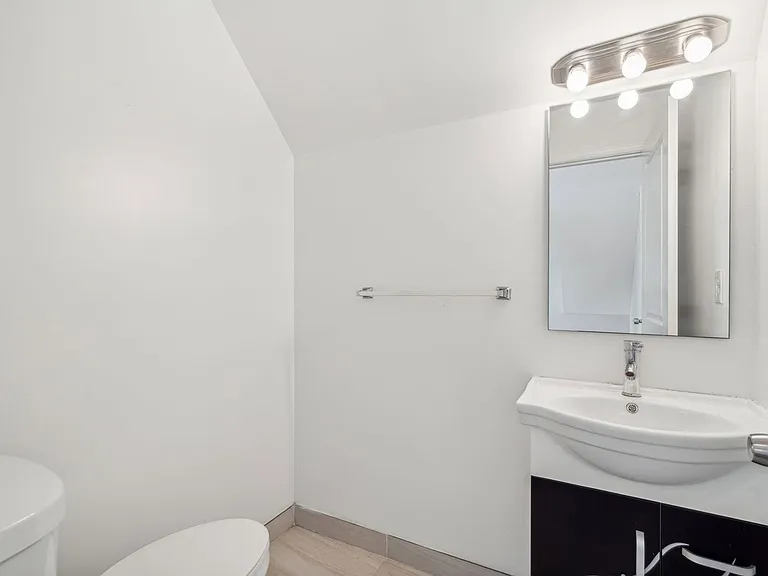 2228 Summer St #3 — Photo 14