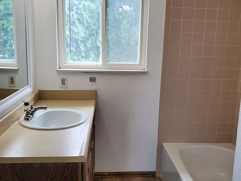 5528 Fiesta Ln — Photo 14