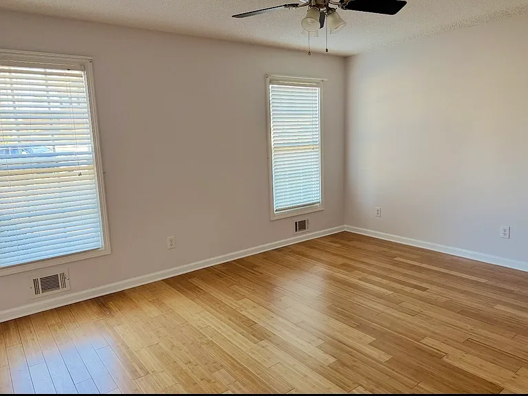 1136 Fieldstone Dr — Photo 8