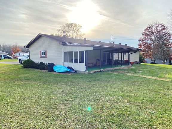 4th image of 157 Oak Ln