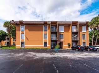 9417 SW 76th St APT X38, Miami, FL 33173