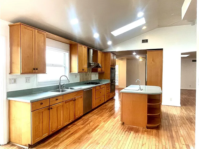 5702 Cynthia Ln — Photo 5