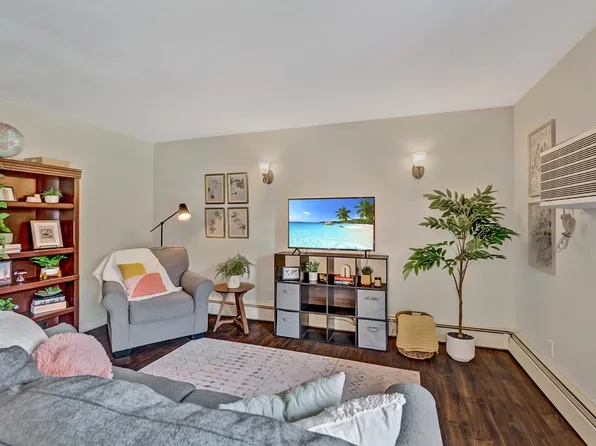 1652 Norman Way APT 2, Madison, WI 53705