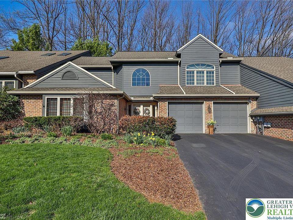 1st image of 2820 Sheffield Dr