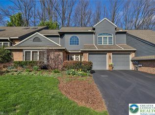 2820 Sheffield Dr, Emmaus, PA 18049