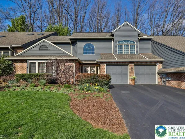 2820 Sheffield Dr, Emmaus, PA 18049