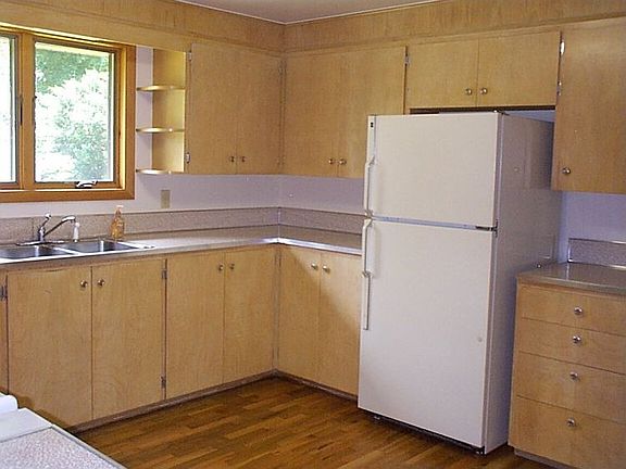4th image of 9449 W McIntyre St