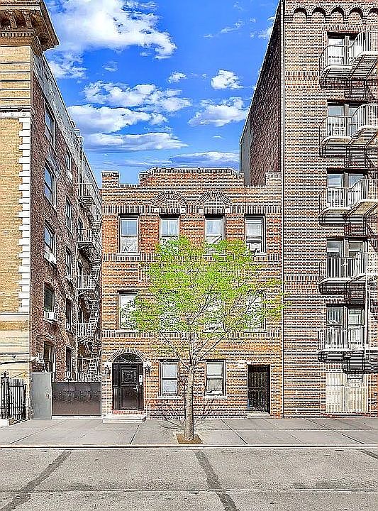 1st image of 567 W 184th St