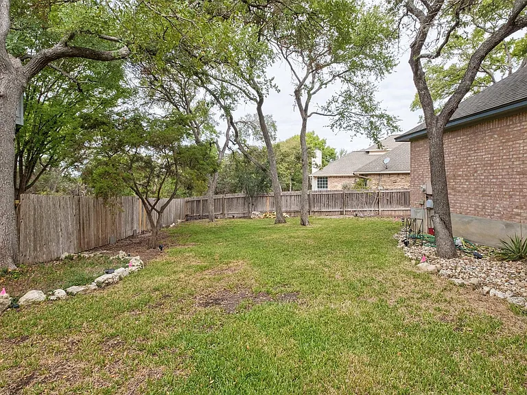 3704 Runnels Ct — Photo 25