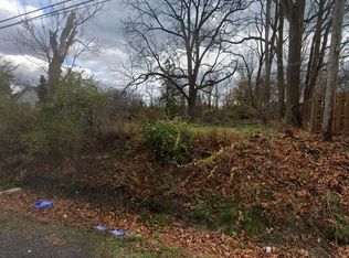 W Ten Mile Rd, Southfield, MI 48033