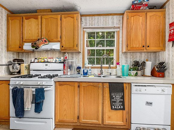 3rd image of 46 Cedar Street