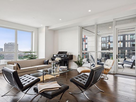 4th image of 1111 W River Pkwy #12E