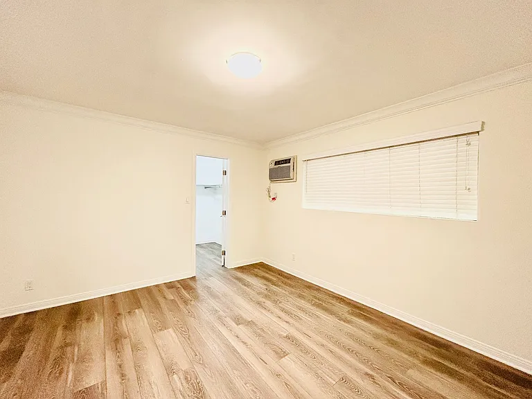 11970 Iowa Ave — Photo 11