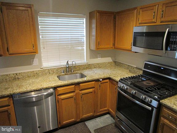 4th image of 10904 Beech Creek Dr