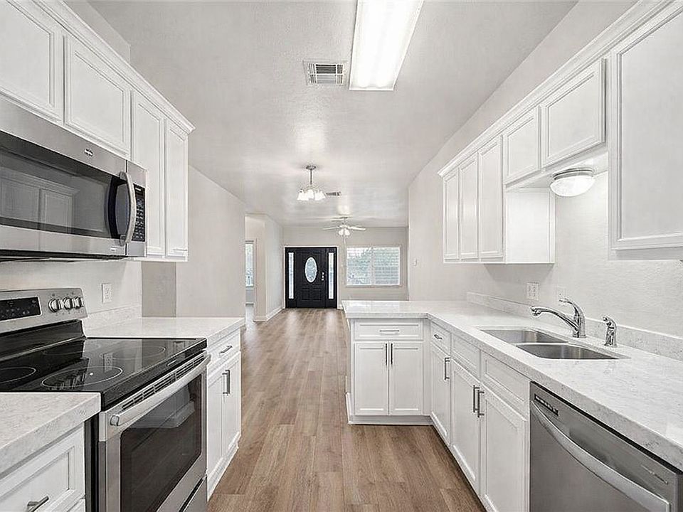 2nd image of 1401 Wood Ave #A