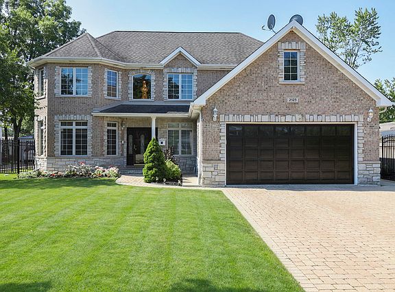 3rd image of 2523 Bel Air Dr