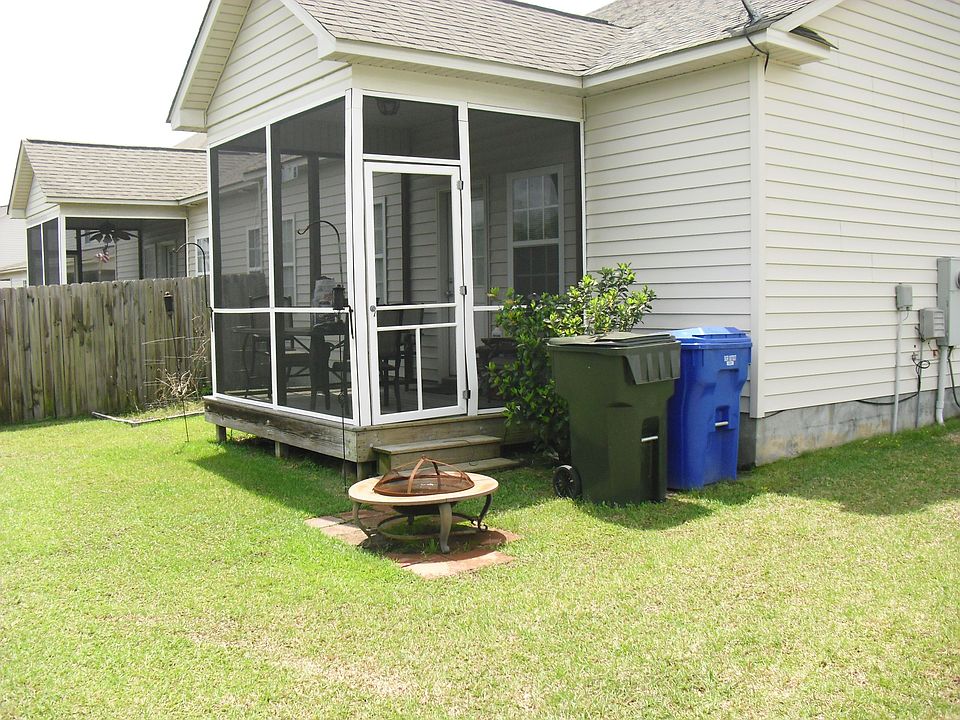 2nd image of 2000 Cambria Dr #A