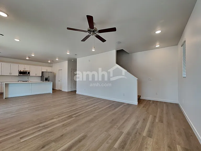 4625 S 97th Dr — Photo 6