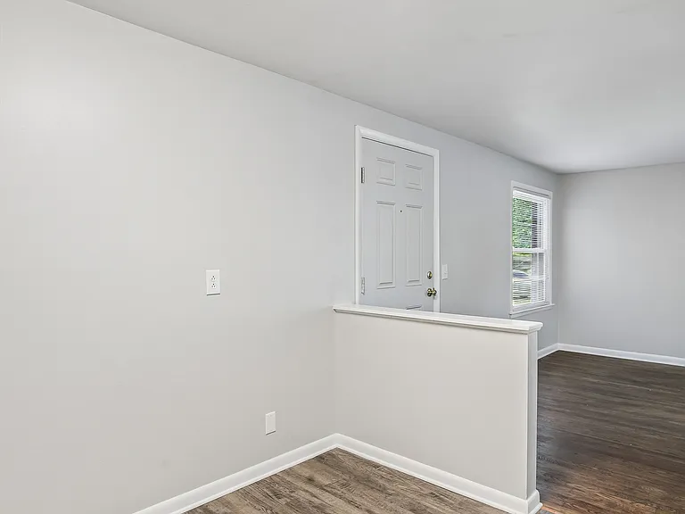 Roberts Park Apartments — Photo 34