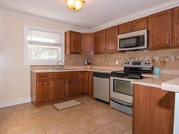 4th image of 4921 Guilford Ave
