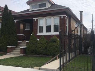 5717 S Whipple St, Chicago, IL 60629