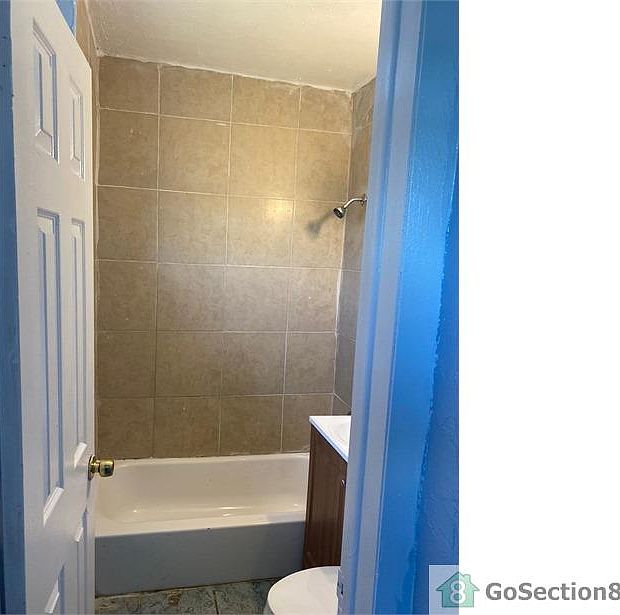 2nd image of 820 NW 70th St #9