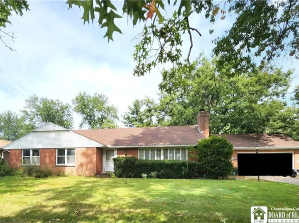 4452 Grandview Ave, Hamburg, NY 14075