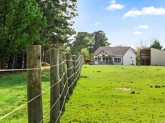 4th image of 198 Shelly Ln