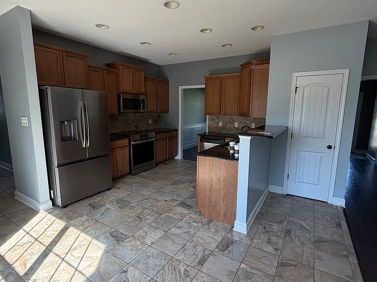 7640 Greenscape Dr — Photo 9