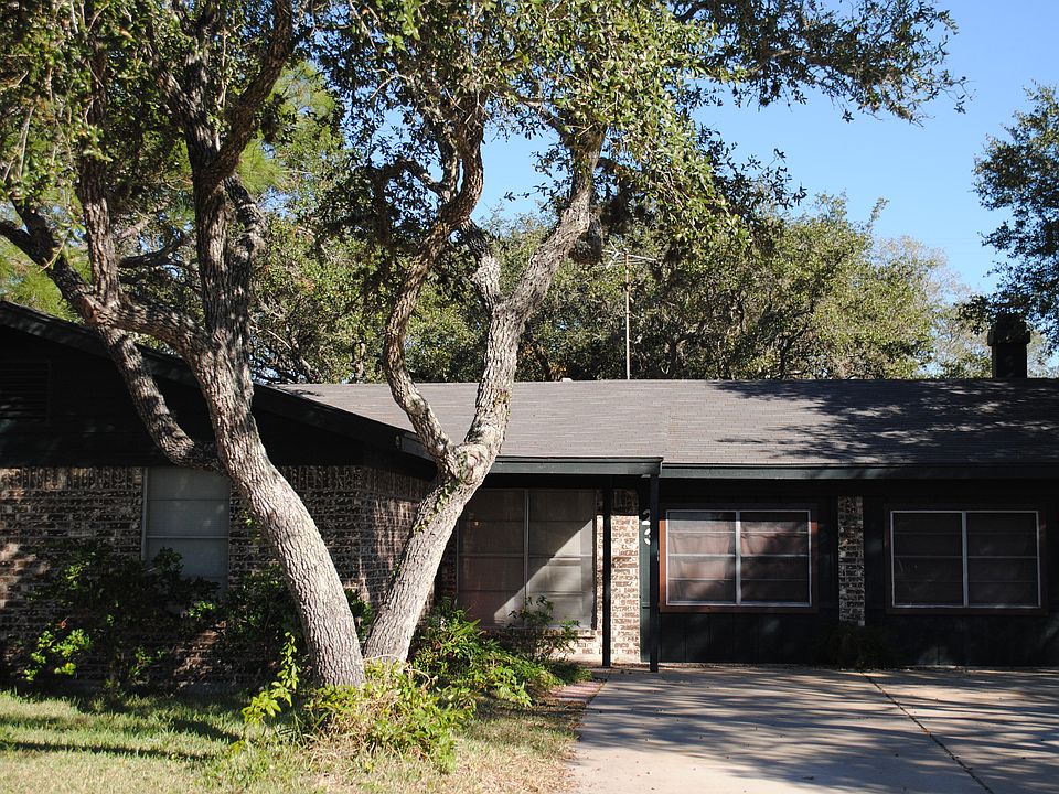 1st image of 238 Ivy Ln