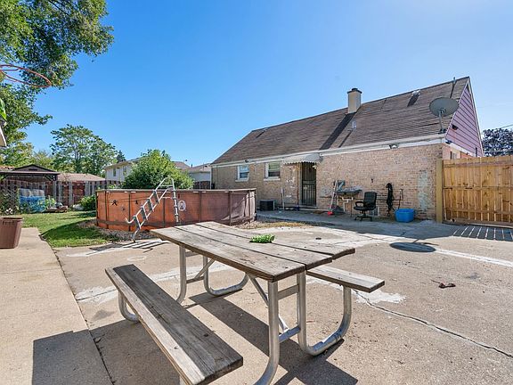 4th image of 10110 W Palmer Ave