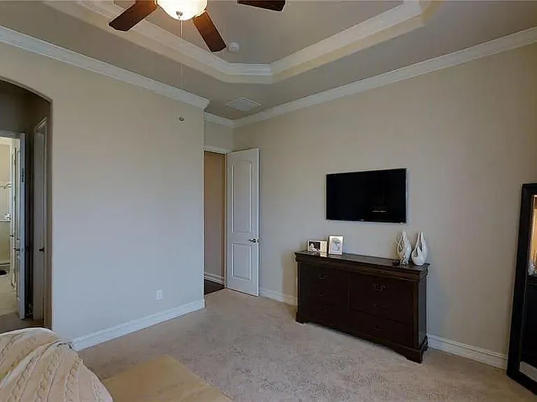 2537 Roseville Dr — Photo 19